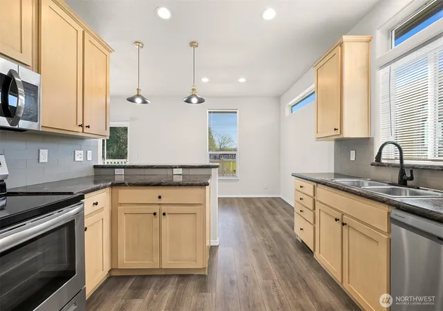 Photo 3 of Manufactured home for sale at 4672 Birch Bay Lynden Rd #90, Blaine, WA 98230 | MLS# NWM2479285 | Listing updated on 2026-09-17