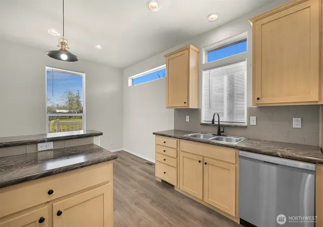 Photo 4 of Manufactured home for sale at 4672 Birch Bay Lynden Rd #90, Blaine, WA 98230 | MLS# NWM2479285 | Listing updated on 2026-09-17