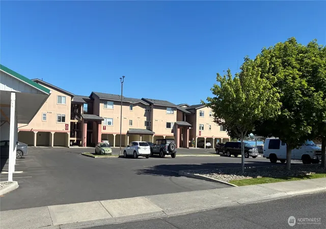 Photo 2 of Condo for sale at 2900 Marina Dr #201, Moses Lake, WA 98837 | MLS# NWM2479348 | Listing updated on 2026-09-17