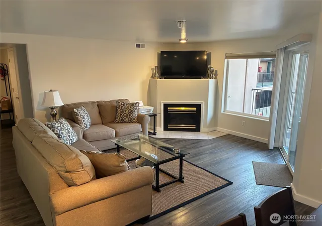 Photo 3 of Condo for sale at 2900 Marina Dr #201, Moses Lake, WA 98837 | MLS# NWM2479348 | Listing updated on 2026-09-17