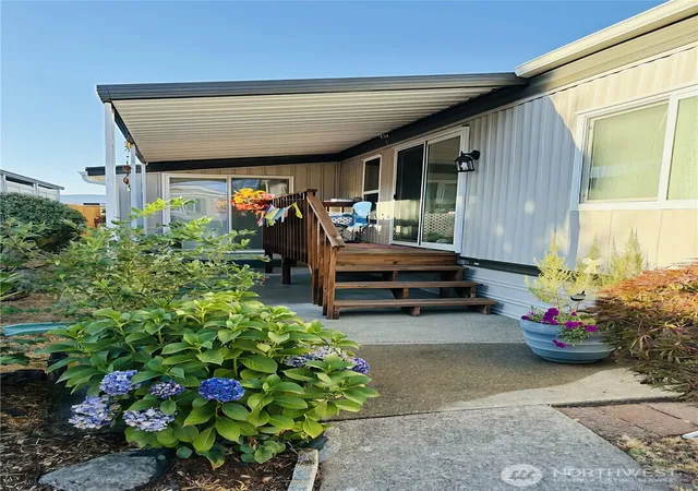 Manufactured home for sale at 2302 R St SE #125, Auburn, WA 98002 | MLS# NWM2479404