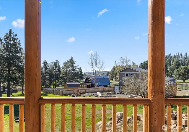 Photo 4 of Single family home for sale at 351 Ridge Loop Dr, Cle Elum, WA 98922 | MLS# NWM2479708 | Listing updated on 2026-09-23