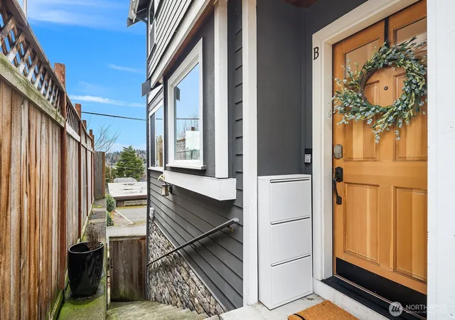 Photo 2 of Townhouse for sale at 114 W Florentia St #B, Seattle, WA 98119 | MLS# NWM2479995 | Listing updated on 2026-09-17