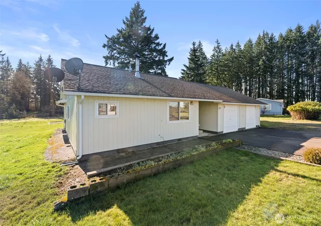 Single family home for sale at 209 Drews Prairie Rd, Toledo, WA 98591 | MLS# NWM2480013