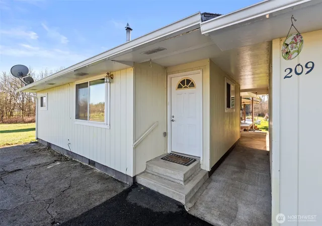 Photo 2 of Single family home for sale at 209 Drews Prairie Rd, Toledo, WA 98591 | MLS# NWM2480013 | Listing updated on 2026-09-17