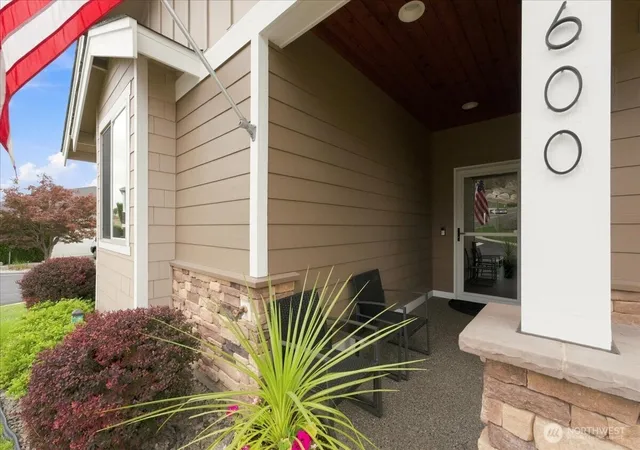 Photo 2 of Single family home for sale at 600 Havenwood Dr, Manson, WA 98831 | MLS# NWM2480063 | Listing updated on 2026-10-01