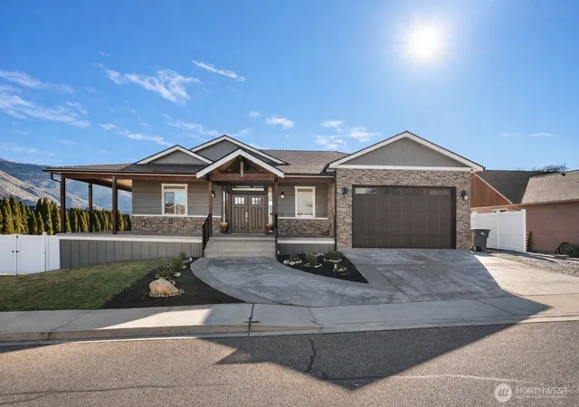Photo 2 of Single family home for sale at 1038 Crst Loop, Entiat, WA 98822 | MLS# NWM2480122 | Listing updated on 2026-09-17