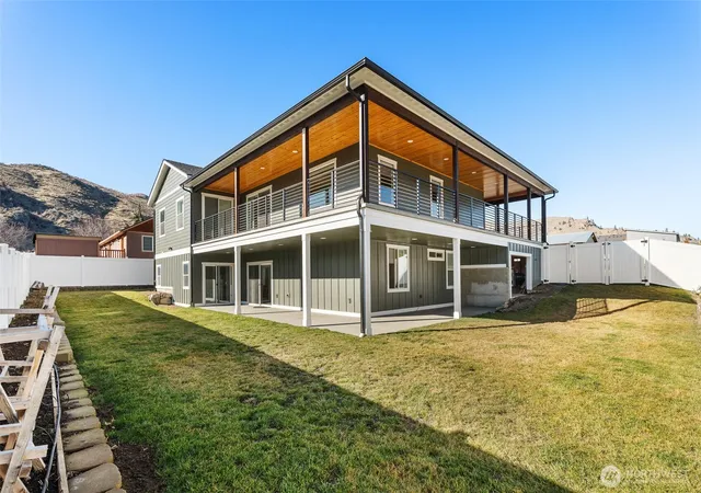 Photo 3 of Single family home for sale at 1038 Crst Loop, Entiat, WA 98822 | MLS# NWM2480122 | Listing updated on 2026-09-17