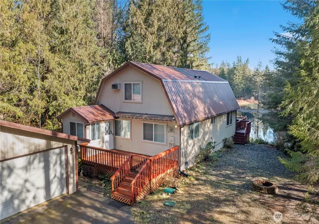 Photo 2 of Single family home for sale at 941 N Potlatch Dr, Hoodsport, WA 98548 | MLS# NWM2480311 | Listing updated on 2026-09-17