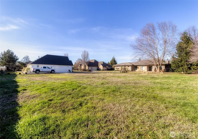 Photo 1 of Land for sale at 118 Country Ct Pl, Walla Walla, WA 99362 | MLS# NWM2480395 | Listing updated on 2026-09-17