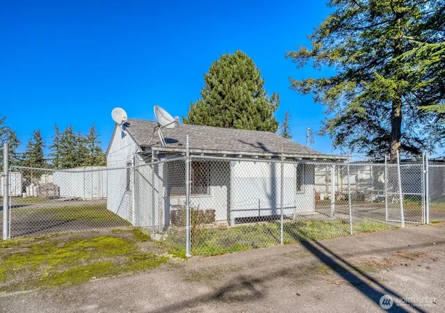 Photo 2 of Single family home for sale at 3817 94th Street Sw, Lakewood, WA 98499 | MLS# NWM2480434 | Listing updated on 2026-09-17