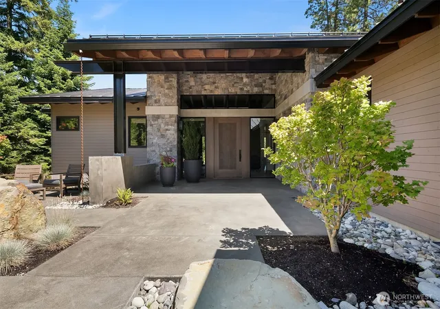 Photo 2 of Single family home for sale at 47 Forest Ridge Dr, Cle Elum, WA 98922 | MLS# NWM2480524 | Listing updated on 2026-10-01