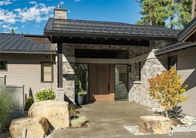 Photo 3 of Single family home for sale at 47 Forest Ridge Dr, Cle Elum, WA 98922 | MLS# NWM2480524 | Listing updated on 2026-10-01