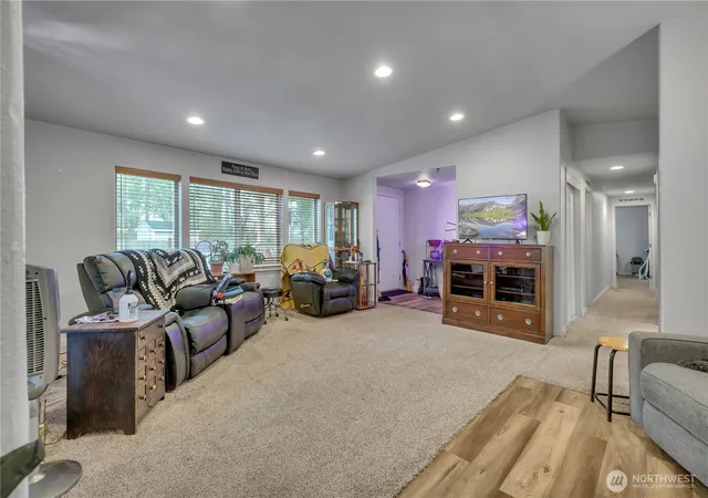 Photo 4 of Manufactured home for sale at 20027 137th Avenue Ct E #136, Graham, WA 98338 | MLS# NWM2480555 | Listing updated on 2026-09-25