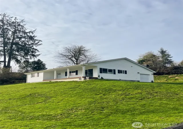 Photo 3 of Single family home for sale at 600 Harrison St N, South Bend, WA 98586 | MLS# NWM2480715 | Listing updated on 2026-09-30