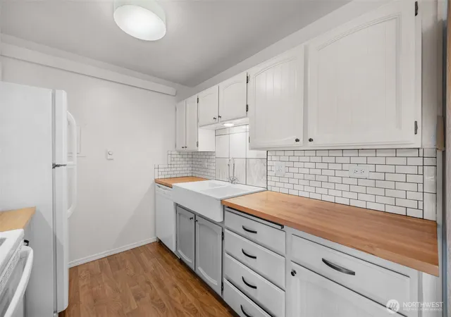 Photo 4 of Condo for sale at 2500 81st Avenue SE #118, Mercer Island, WA 98040 | MLS# NWM2480792 | Listing updated on 2026-09-17