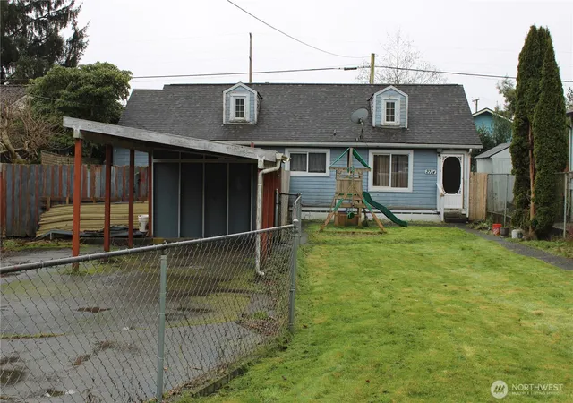 Photo 1 of Single family home for sale at 2714 Aberdeen Ave, Hoquiam, WA 98550 | MLS# NWM2480900 | Listing updated on 2026-09-17