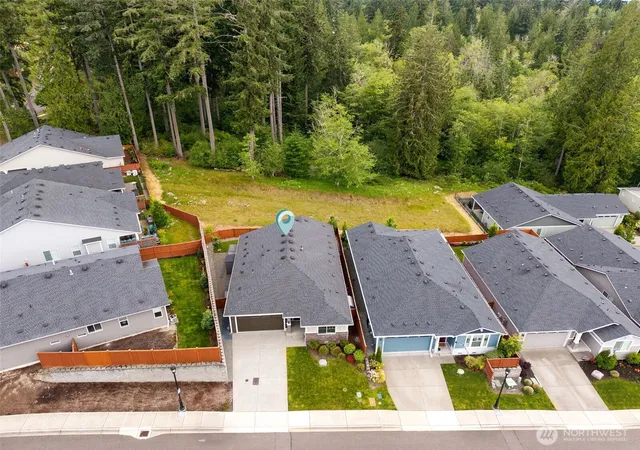 Photo 2 of Single family home for sale at 5605 Reef Ln Ne, Olympia, WA 98516 | MLS# NWM2481116 | Listing updated on 2026-09-17