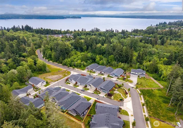 Photo 3 of Single family home for sale at 5605 Reef Ln Ne, Olympia, WA 98516 | MLS# NWM2481116 | Listing updated on 2026-09-17