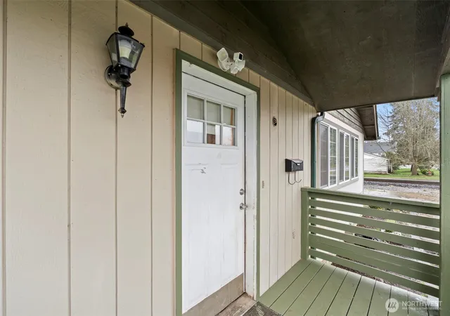 Photo 3 of Single family home for sale at 1025 East St, Centralia, WA 98531 | MLS# NWM2481193 | Listing updated on 2026-09-17