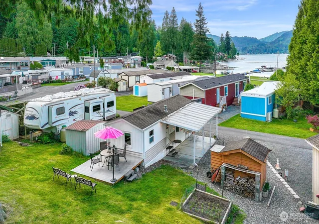 Photo 2 of Manufactured home for sale at 316 W Lake Samish Dr #28, Bellingham, WA 98229 | MLS# NWM2481244 | Listing updated on 2026-09-17