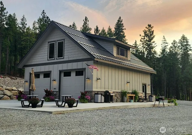 Photo 2 of Single family home for sale at 340 Mossback Ln, Entiat, WA 98822 | MLS# NWM2481385 | Listing updated on 2026-09-17