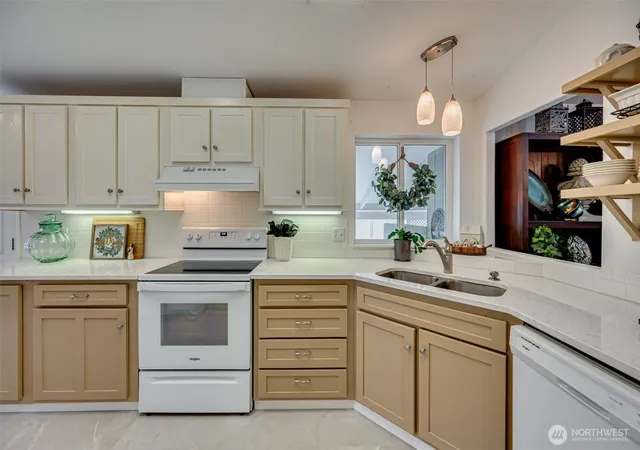 Photo 4 of Manufactured home for sale at 369 Gun Clb Rd #40, Woodland, WA 98674 | MLS# NWM2481436 | Listing updated on 2026-09-17