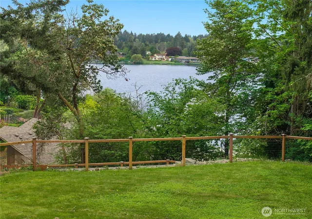 Photo 2 of Single family home for sale at 3535 Francis Dr Se, Lacey, WA 98503 | MLS# NWM2481519 | Listing updated on 2026-09-30