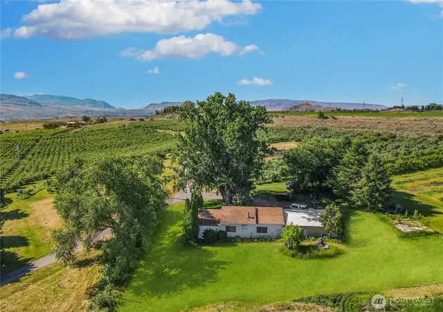 Photo 3 of Single family home for sale at 223 Old Riverside Hwy, Omak, WA 98841 | MLS# NWM2481567 | Listing updated on 2026-09-17