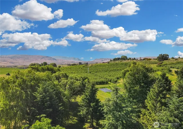 Photo 3 of House for sale at 223 Old Riverside Hwy, Omak, WA 98841 | MLS# NWM2481567 | Listing updated on 2026-09-17