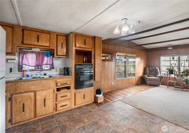Photo 3 of Manufactured home for sale at 3090 Cole Rd, Everson, WA 98247 | MLS# NWM2481573 | Listing updated on 2026-09-28