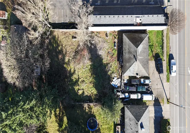 Photo 3 of Single family home for sale at 1081 Cedar Ave, Marysville, WA 98270 | MLS# NWM2481754 | Listing updated on 2026-09-17