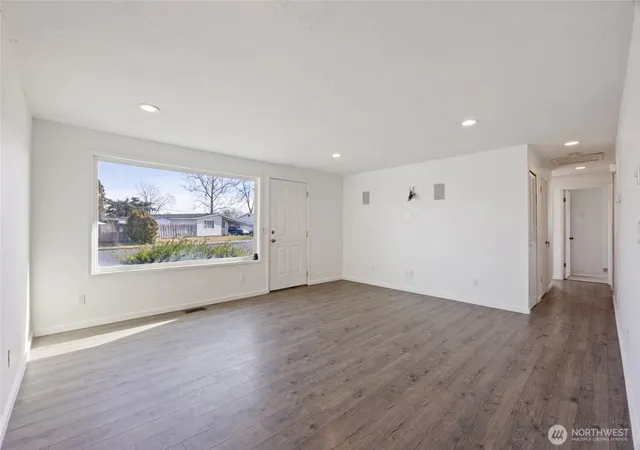 Photo 3 of Sale Pending at 1634 S Wallace St, Moses Lake, WA 98837 | MLS# NWM2481773 | Listing updated on 2026-09-26