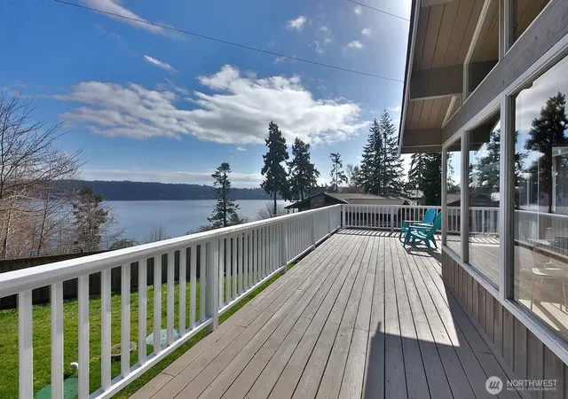 Photo 2 of Single family home for sale at 1412 Commodore Pl, Freeland, WA 98249 | MLS# NWM2481922 | Listing updated on 2026-09-17