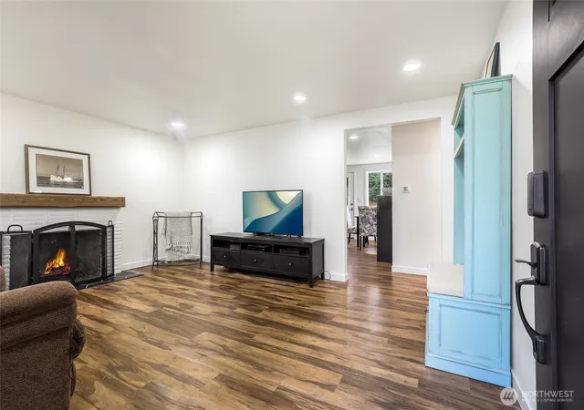Photo 2 of Single family home for sale at 14517 Meridian Ave N, Shoreline, WA 98133 | MLS# NWM2481984 | Listing updated on 2026-09-17
