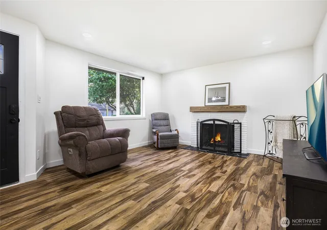Photo 3 of Single family home for sale at 14517 Meridian Ave N, Shoreline, WA 98133 | MLS# NWM2481984 | Listing updated on 2026-09-17