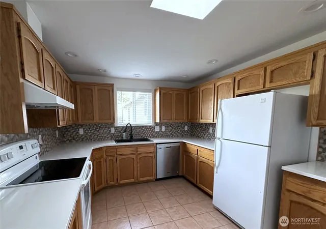 Photo 3 of Sale Pending at 1226 Dewey Dr, Coupeville, WA 98239 | MLS# NWM2482167 | Listing updated on 2026-09-24
