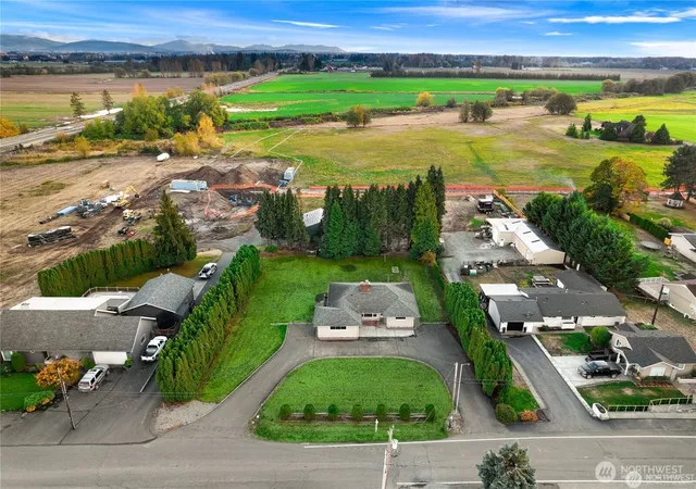 Photo 2 of Multi family home for sale at 151 Bay Lyn Dr, Lynden, WA 98264 | MLS# NWM2482188 | Listing updated on 2026-09-17