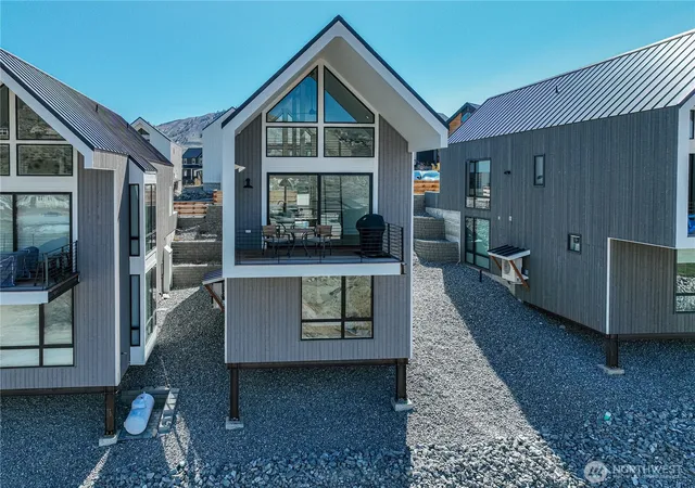 Photo 4 of Single family home for sale at 1418 Cottage Ln, Chelan, WA 98816 | MLS# NWM2482374 | Listing updated on 2026-09-17