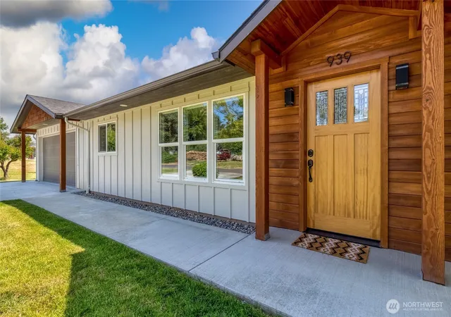 Photo 2 of Single family home for sale at 939 Stanley Dr, College Place, WA 99324 | MLS# NWM2482611 | Listing updated on 2026-09-30