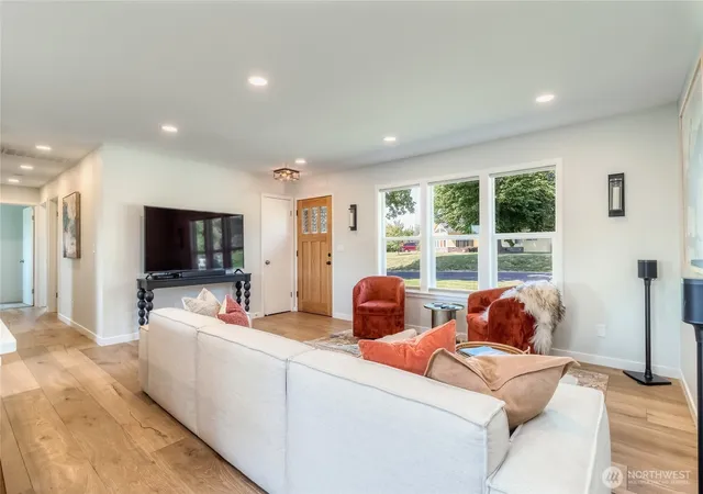Photo 3 of Single family home for sale at 939 Stanley Dr, College Place, WA 99324 | MLS# NWM2482611 | Listing updated on 2026-09-30