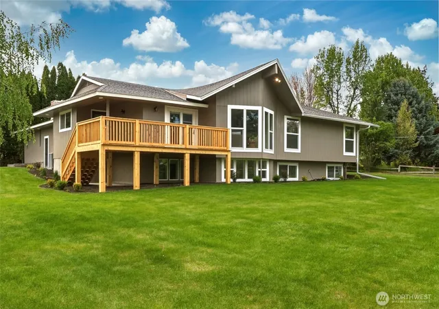 Photo 2 of Sale Pending at 2242 S Wilbur, Walla Walla, WA 99362 | MLS# NWM2483165 | Listing updated on 2026-10-03