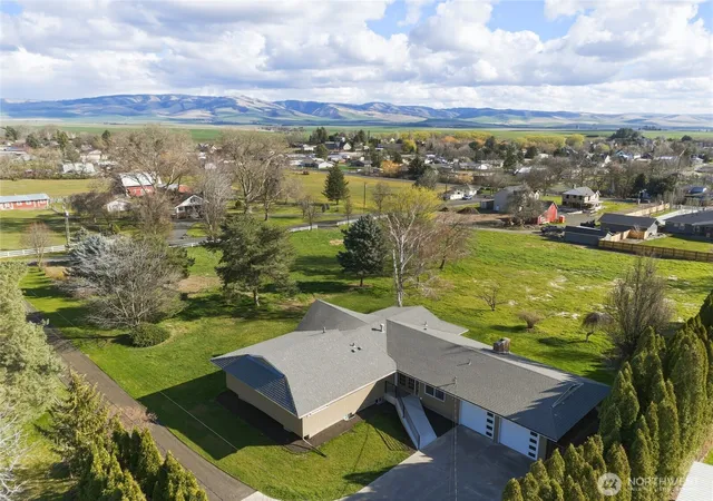 Photo 3 of Sale Pending at 2242 S Wilbur, Walla Walla, WA 99362 | MLS# NWM2483165 | Listing updated on 2026-10-03