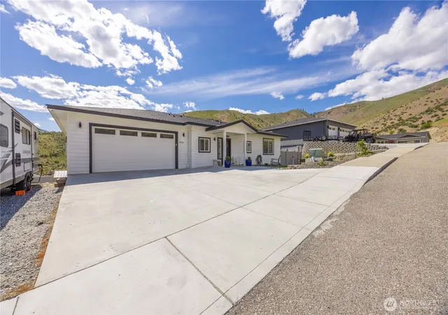 Photo 3 of Single family home for sale at 9968 Griffith Pl, Entiat, WA 98822 | MLS# NWM2483204 | Listing updated on 2026-09-17
