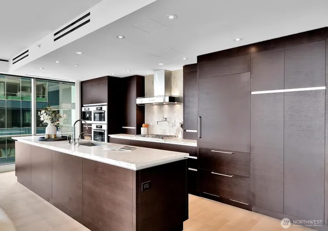 Photo 4 of Condo for sale at 99 Union St #1206, Seattle, WA 98101 | MLS# NWM2483304 | Listing updated on 2026-09-17