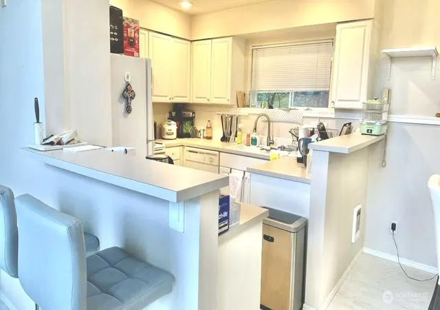 Photo 4 of Townhouse for sale at 2960 142nd Place SE #2, Bellevue, WA 98007 | MLS# NWM2483333 | Listing updated on 2026-09-17