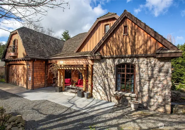 Photo 3 of Single family home for sale at 479 Fairway Dr, Friday Harbor, WA 98250 | MLS# NWM2483389 | Listing updated on 2026-09-17