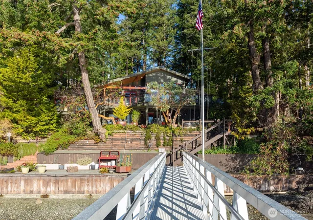 Photo 3 of Single family home for sale at 3 Brown Is, Friday Harbor, WA 98250 | MLS# NWM2483494 | Listing updated on 2026-09-17