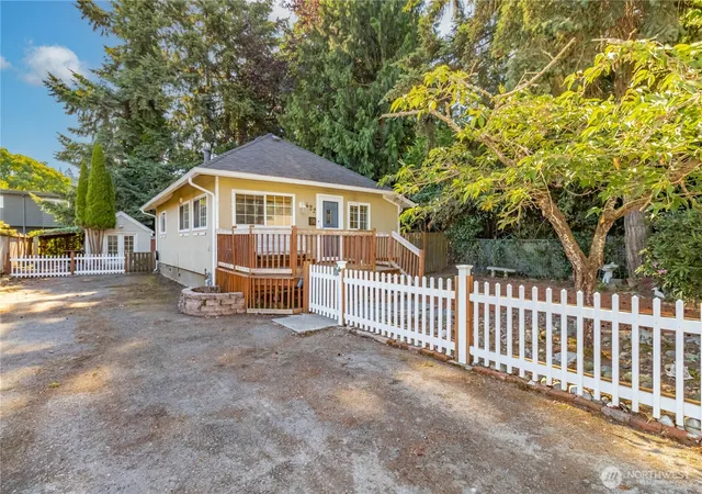 Photo 1 of Single family home for sale at 622 2nd Avenue S, Kent, WA 98032 | MLS# NWM2483553 | Listing updated on 2026-09-17