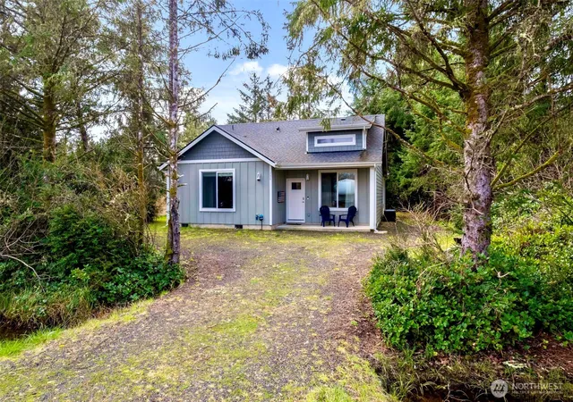 Photo 1 of Single family home for sale at 136 Spruce Loop Sw, Ocean Shores, WA 98569 | MLS# NWM2483887 | Listing updated on 2026-09-29